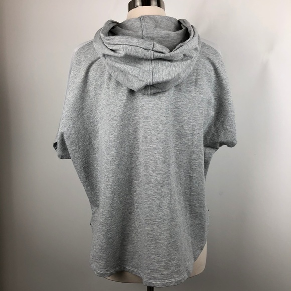 NEW VICTORIA SPORT M Short Sleeve Mesh Hoodie Gray - Picture 2 of 8